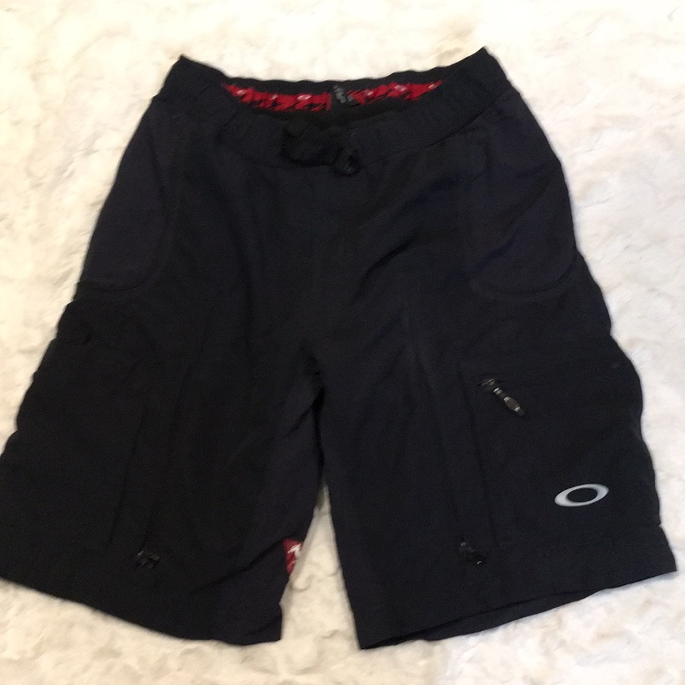 Oakley mens cycling shorts. Medium.